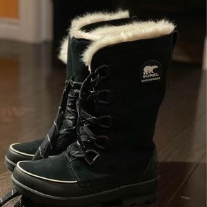 Women’s Sorel winter boots size 9